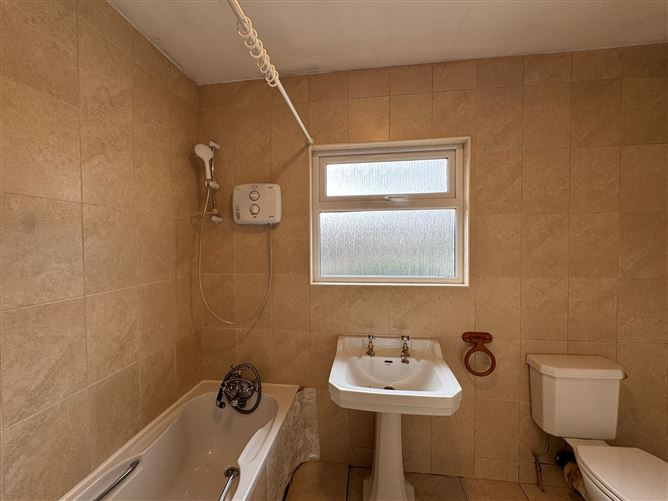 39 Hollyville Lawn, Palmerston Upper, Dublin 20, Dublin