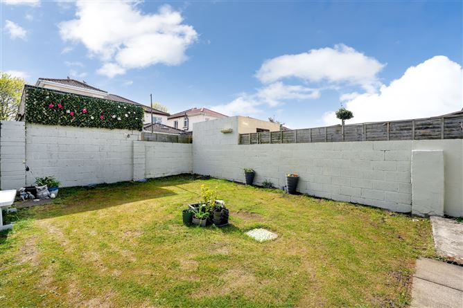 7 Oak Drive, Royal Oak, Santry, Dublin 9