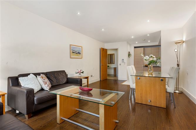 Photo 4 of 14 — 132 Wyckham Point, Wyckham Way, Dundrum, Dublin 16