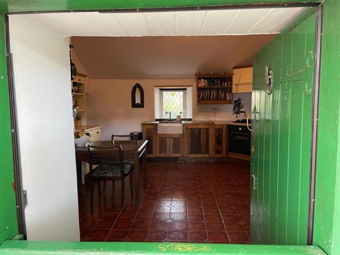 The Thatch Cottage, Ballinlough, Lisronagh, Clonmel, Tipperary