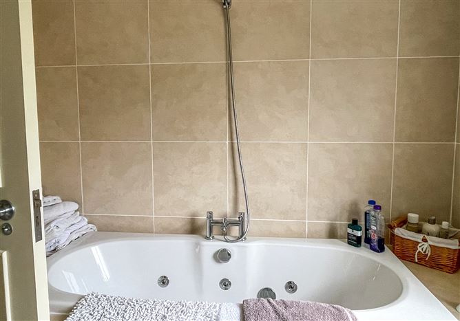 3 Lios Na HAbhainn, Rooskey, Co. Roscommon