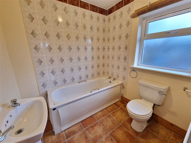 16 Lenabeg, Drumcliffe Road, Ennis, Co. Clare