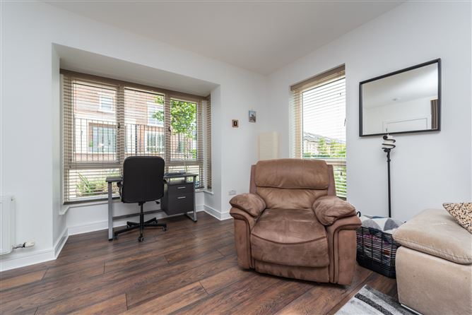 https://photos-a.propertyimages.ie/media/3/2/7/4935723/bd814b70-1ed2-4e36-9014-8a1a64b89107_l.jpg