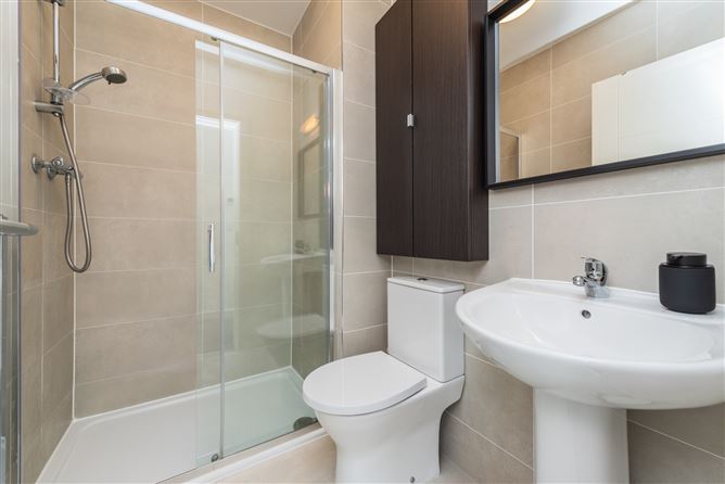 https://photos-a.propertyimages.ie/media/3/2/7/4935723/bd814b70-1ed2-4e36-9014-8a1a64b89107_l.jpg