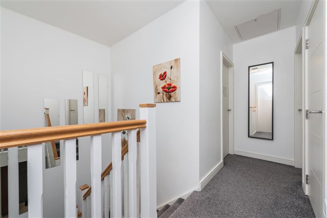 https://photos-a.propertyimages.ie/media/3/2/7/4935723/bd814b70-1ed2-4e36-9014-8a1a64b89107_l.jpg