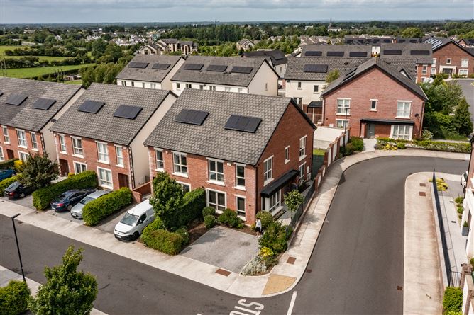 https://photos-a.propertyimages.ie/media/3/2/7/4935723/bd814b70-1ed2-4e36-9014-8a1a64b89107_l.jpg