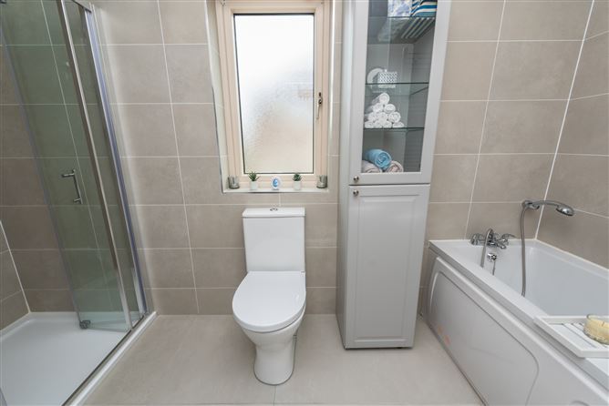 https://photos-a.propertyimages.ie/media/3/2/7/4935723/bd814b70-1ed2-4e36-9014-8a1a64b89107_l.jpg