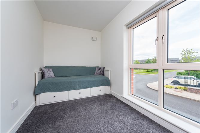 https://photos-a.propertyimages.ie/media/3/2/7/4935723/bd814b70-1ed2-4e36-9014-8a1a64b89107_l.jpg