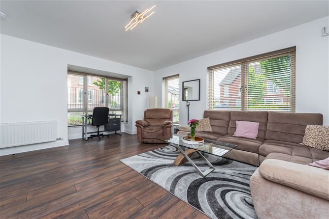 https://photos-a.propertyimages.ie/media/3/2/7/4935723/bd814b70-1ed2-4e36-9014-8a1a64b89107_l.jpg