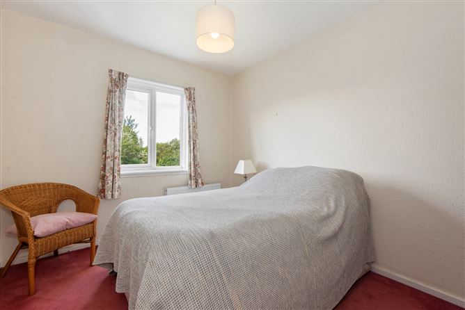 Photo 8 of 18 — 19 Riverside Drive, Castle Park, Rathfarnham, Dublin 14