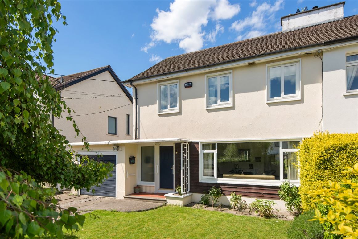 19 Riverside Drive, Castle Park, Rathfarnham, Dublin 14
