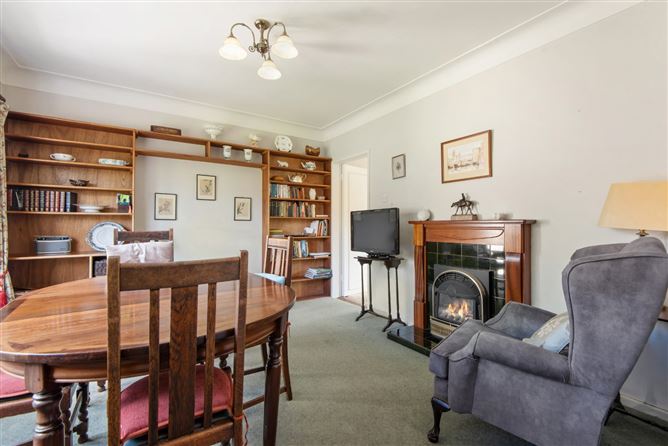 19 Riverside Drive, Castle Park, Rathfarnham, Dublin 14