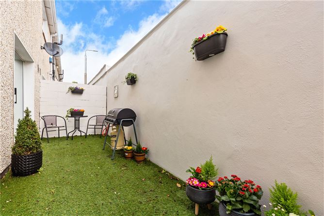 27 Dundrum Wood, Ballinteer Road, Dundrum, Dublin 16