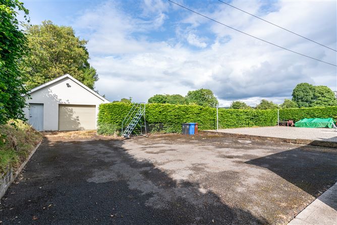 Detached Bungalow on c. 0.5 Acre, Broadlease, Ballymore Eustace, Kildare