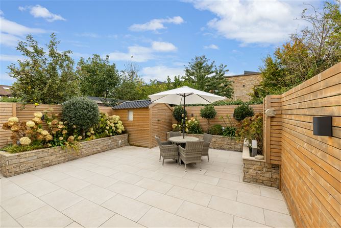 https://photos-a.propertyimages.ie/media/3/2/8/4962823/fc8cf2c4-3930-40b9-baaf-da71204283f4_l.jpg