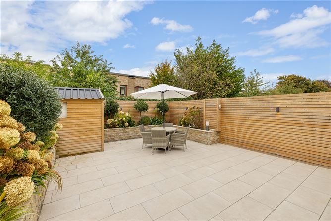 https://photos-a.propertyimages.ie/media/3/2/8/4962823/fc8cf2c4-3930-40b9-baaf-da71204283f4_l.jpg