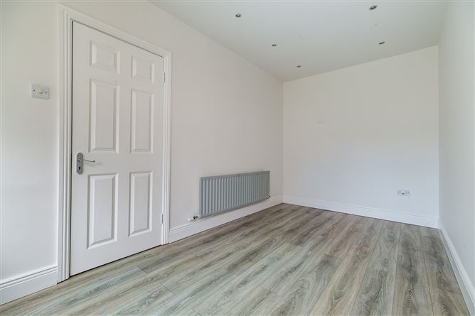 Photo 26 of 50 — 61 Station Court, Portarlington, Laois