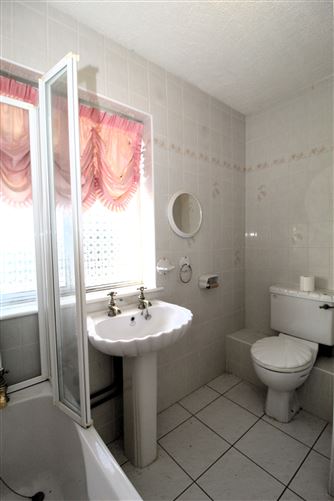 8 St. Cynoc's Terrace, Ferbane, Co. Offaly