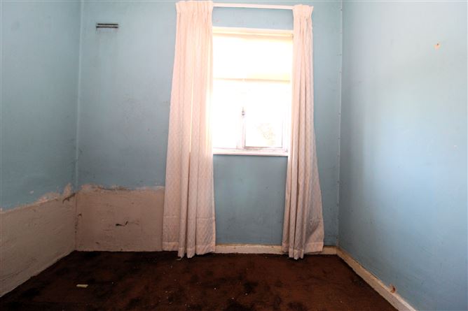 8 St. Cynoc's Terrace, Ferbane, Co. Offaly