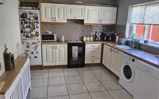 11 Cyprian Avenue, Athy, County Kildare