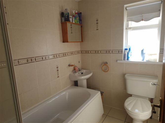 11 Cyprian Avenue, Athy, County Kildare