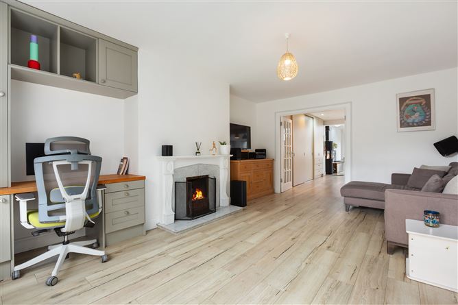 https://photos-a.propertyimages.ie/media/3/2/9/4960923/b00cfdb2-35f4-487e-b133-fa89ee053b6b_l.jpg
