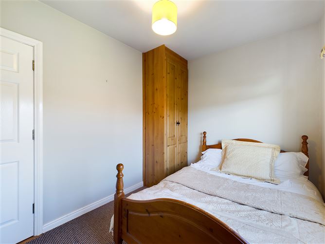 No 106 Cois na H-Abhainn, Tuam, Galway