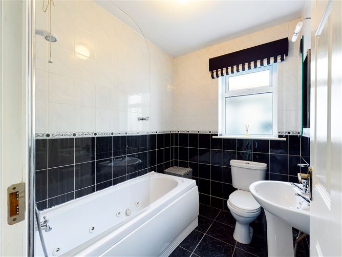 No 106 Cois na H-Abhainn, Tuam, Galway