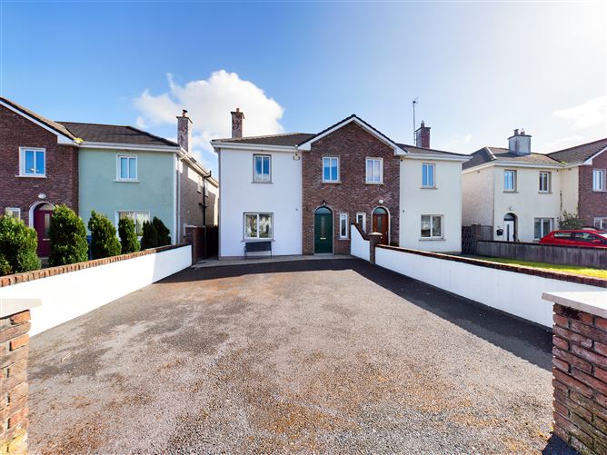 No 106 Cois na H-Abhainn, Tuam, Galway