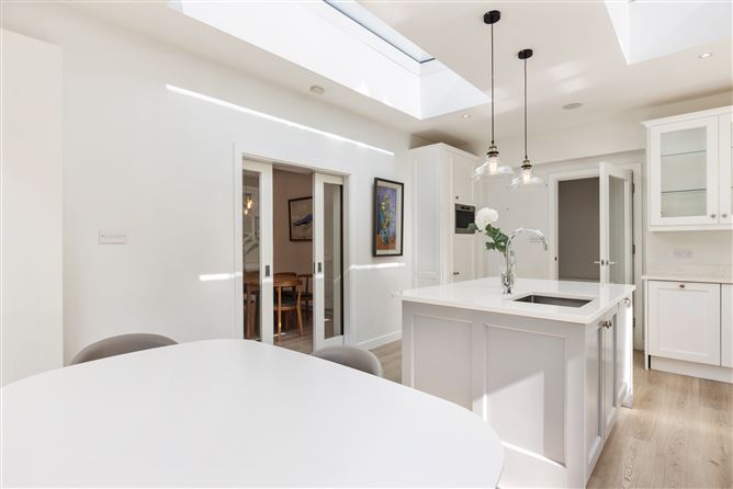 4 The Thicket, Hainault Road, Foxrock, Dublin 18