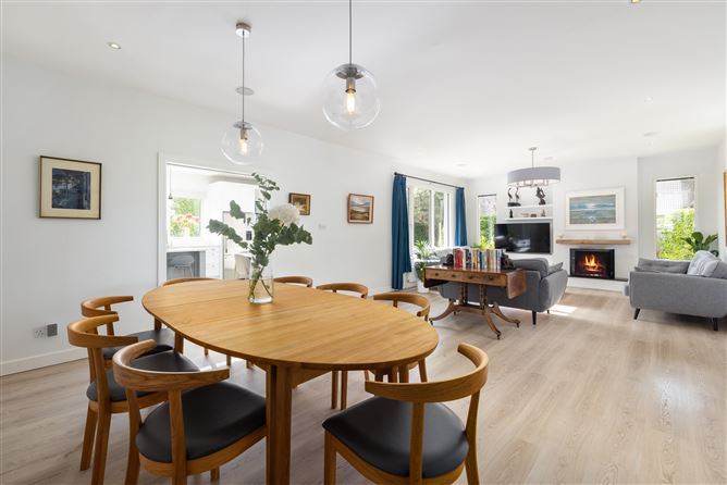 4 The Thicket, Hainault Road, Foxrock, Dublin 18