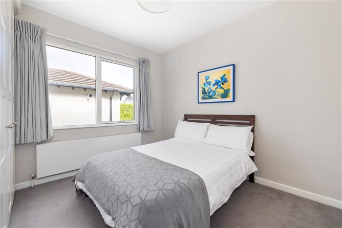 4 The Thicket, Hainault Road, Foxrock, Dublin 18
