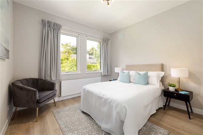 4 The Thicket, Hainault Road, Foxrock, Dublin 18