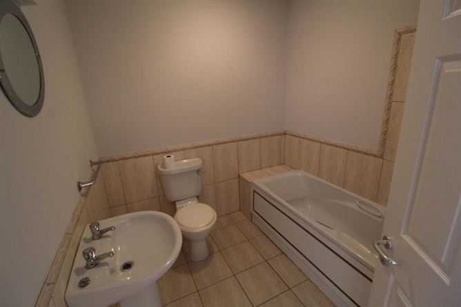 24 Park Lane, Carrick On Shannon, Leitrim