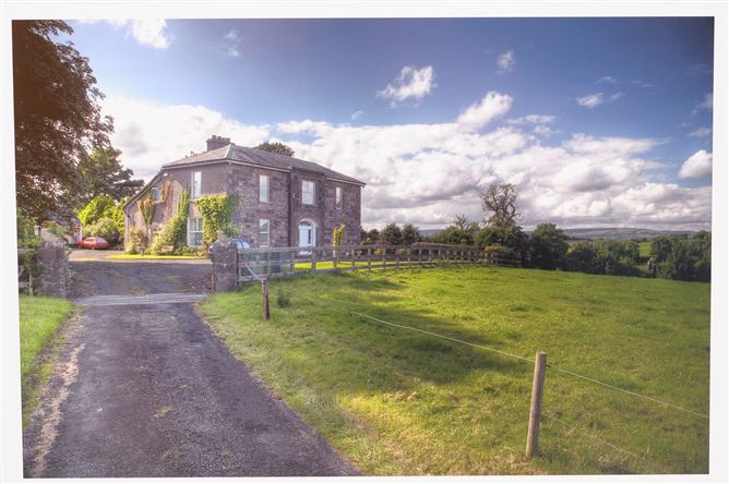 https://photos-a.propertyimages.ie/media/3/3/1/4733133/d949e21f-9699-4bc5-ab5b-90bc86dc3758_l.jpg