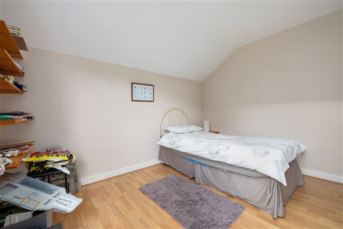 Khamsin, 1 Kilgobbin Lawn, Stepaside, Dublin 18