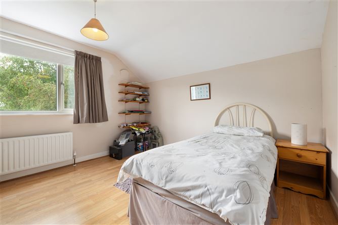 Khamsin, 1 Kilgobbin Lawn, Stepaside, Dublin 18
