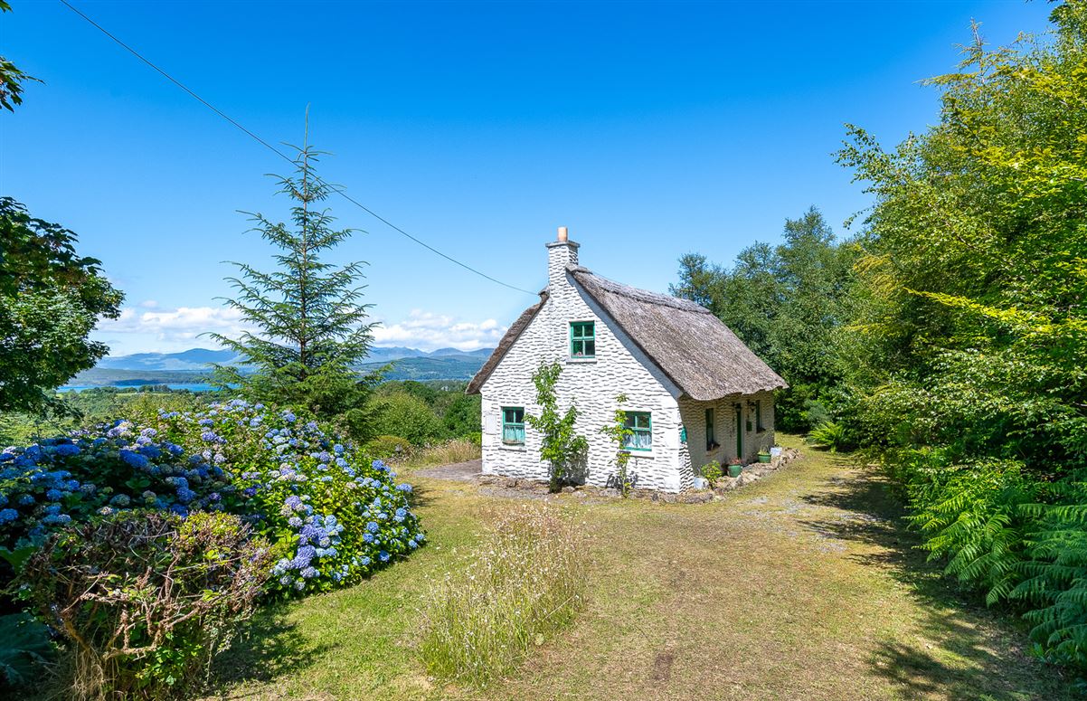 The Thatch Cottage, Derrylough, Tuosist, Kenmare, Co. Kerry The Thatch Cottage, Derrylough, Tuosist, Kenmare, Co. Kerry