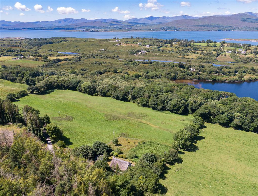 The Thatch Cottage, Derrylough, Tuosist, Kenmare, Co. Kerry The Thatch Cottage, Derrylough, Tuosist, Kenmare, Co. Kerry