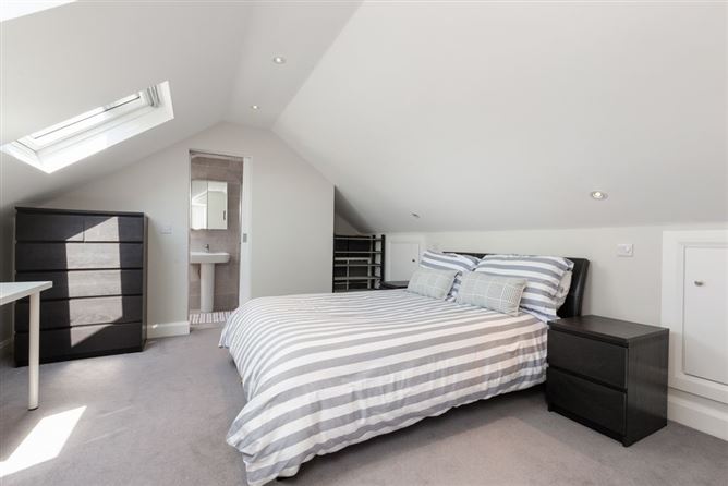 https://photos-a.propertyimages.ie/media/3/3/1/4937133/e509a349-7653-49b4-9896-78942b5f857d_l.jpg