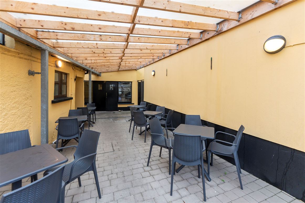 The Hunters Lodge , Newmarket on Fergus, Clare The Hunters Lodge , Newmarket on Fergus, Clare