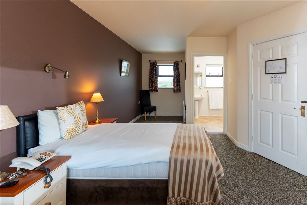 The Hunters Lodge , Newmarket on Fergus, Clare The Hunters Lodge , Newmarket on Fergus, Clare