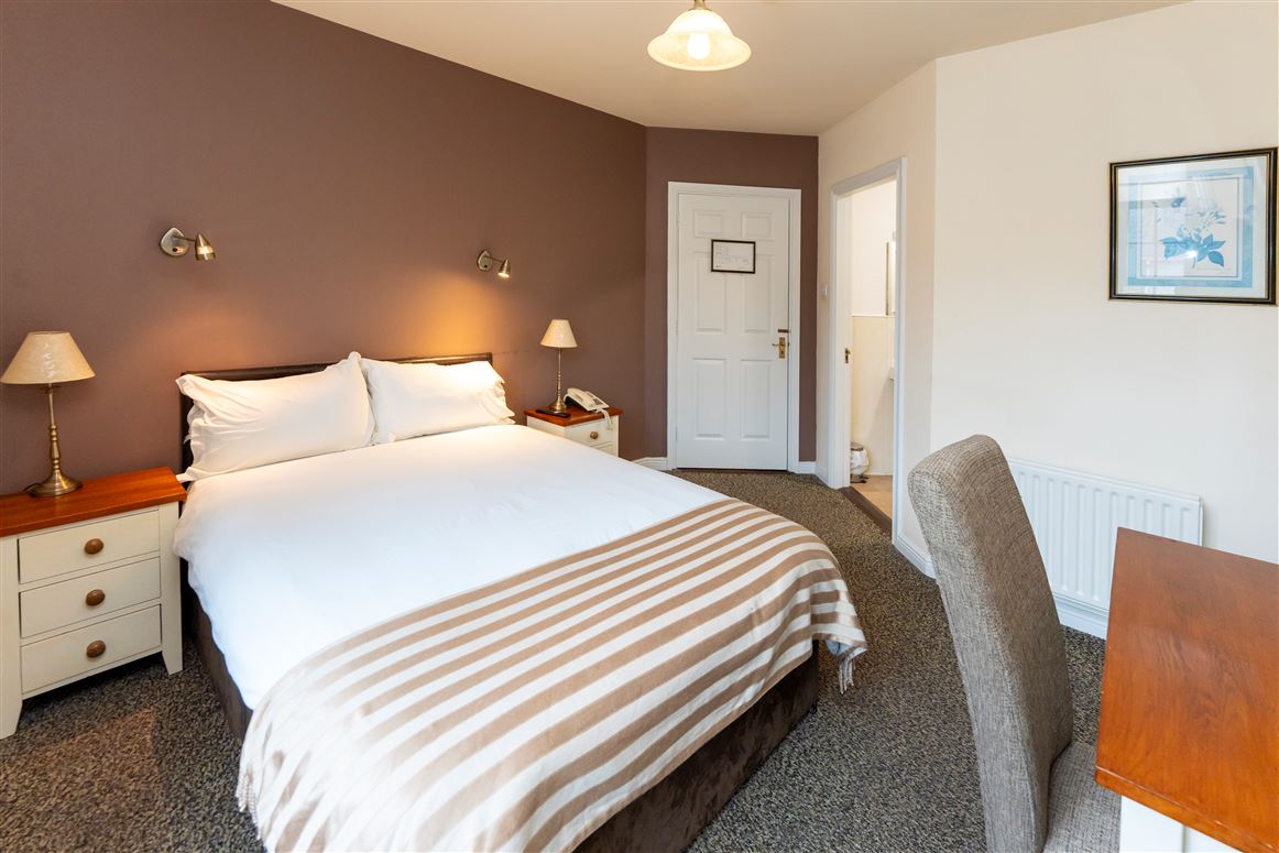 The Hunters Lodge , Newmarket on Fergus, Clare The Hunters Lodge , Newmarket on Fergus, Clare