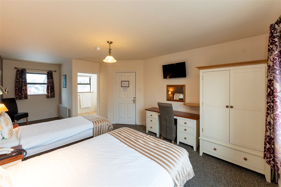 The Hunters Lodge , Newmarket on Fergus, Clare The Hunters Lodge , Newmarket on Fergus, Clare