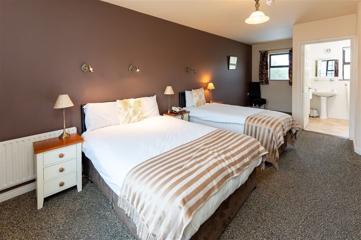 The Hunters Lodge , Newmarket on Fergus, Clare The Hunters Lodge , Newmarket on Fergus, Clare