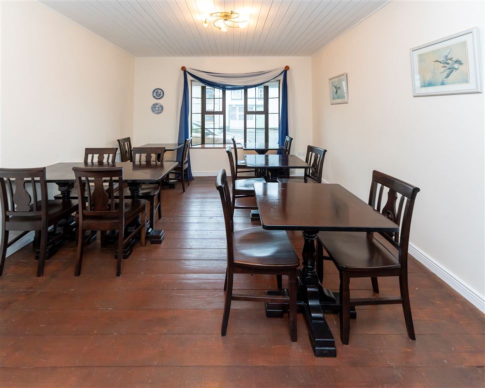 The Hunters Lodge , Newmarket on Fergus, Clare The Hunters Lodge , Newmarket on Fergus, Clare