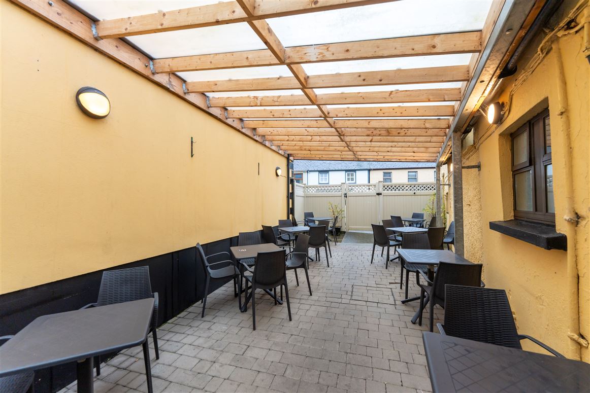 The Hunters Lodge , Newmarket on Fergus, Clare The Hunters Lodge , Newmarket on Fergus, Clare