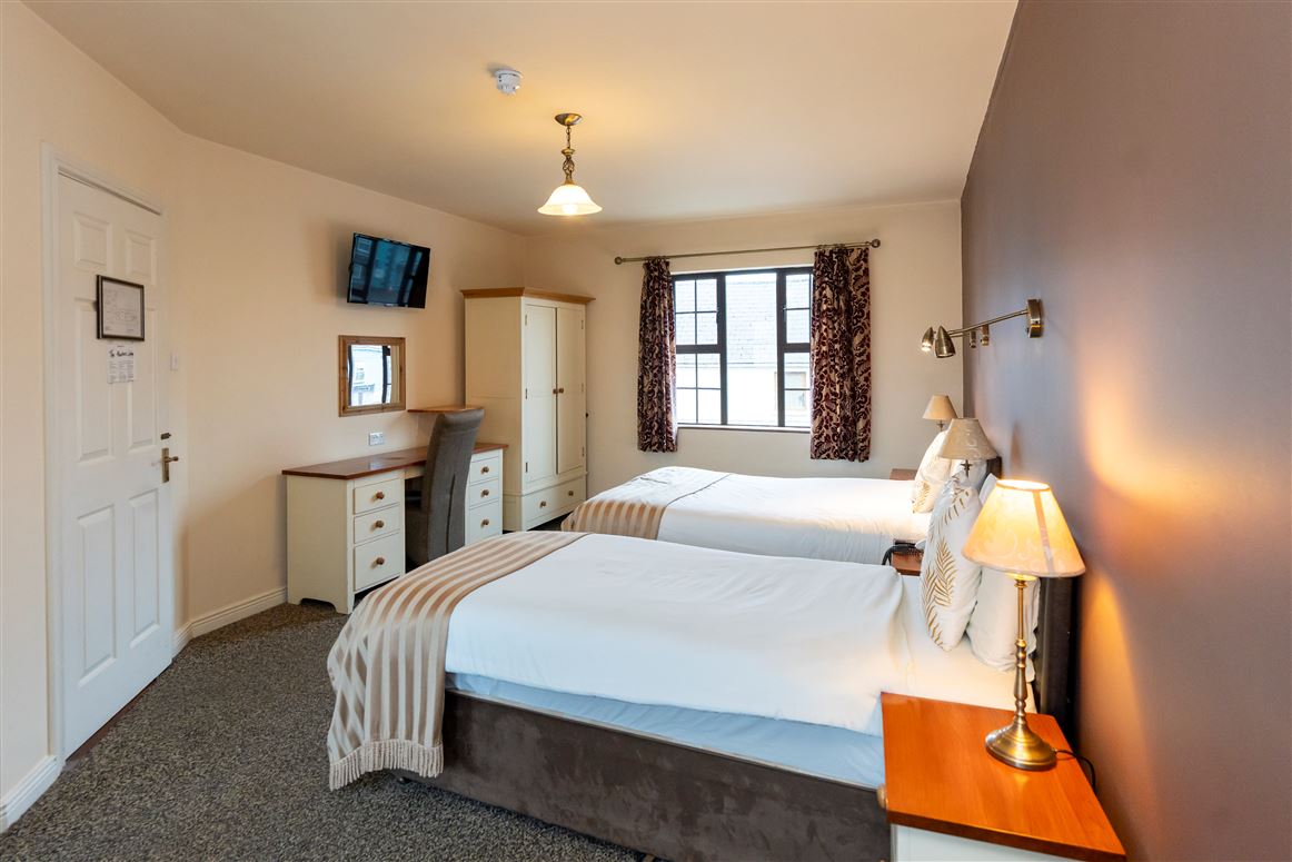 The Hunters Lodge , Newmarket on Fergus, Clare The Hunters Lodge , Newmarket on Fergus, Clare