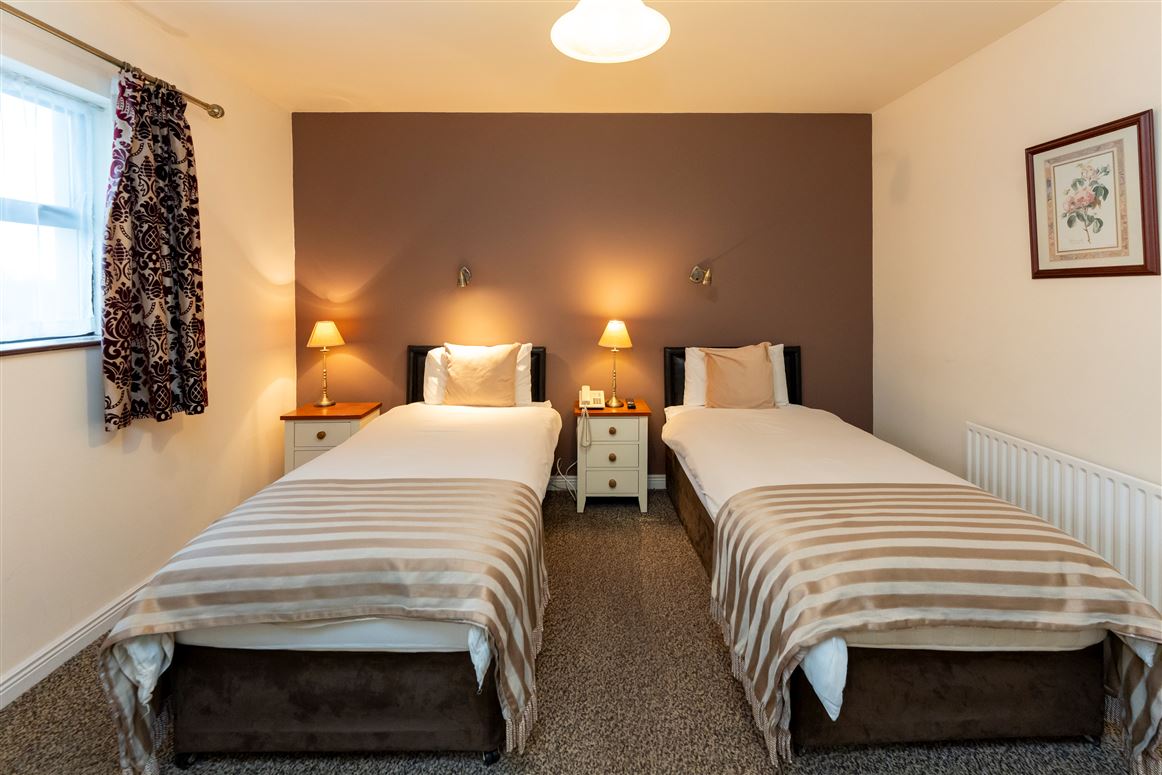 The Hunters Lodge , Newmarket on Fergus, Clare The Hunters Lodge , Newmarket on Fergus, Clare