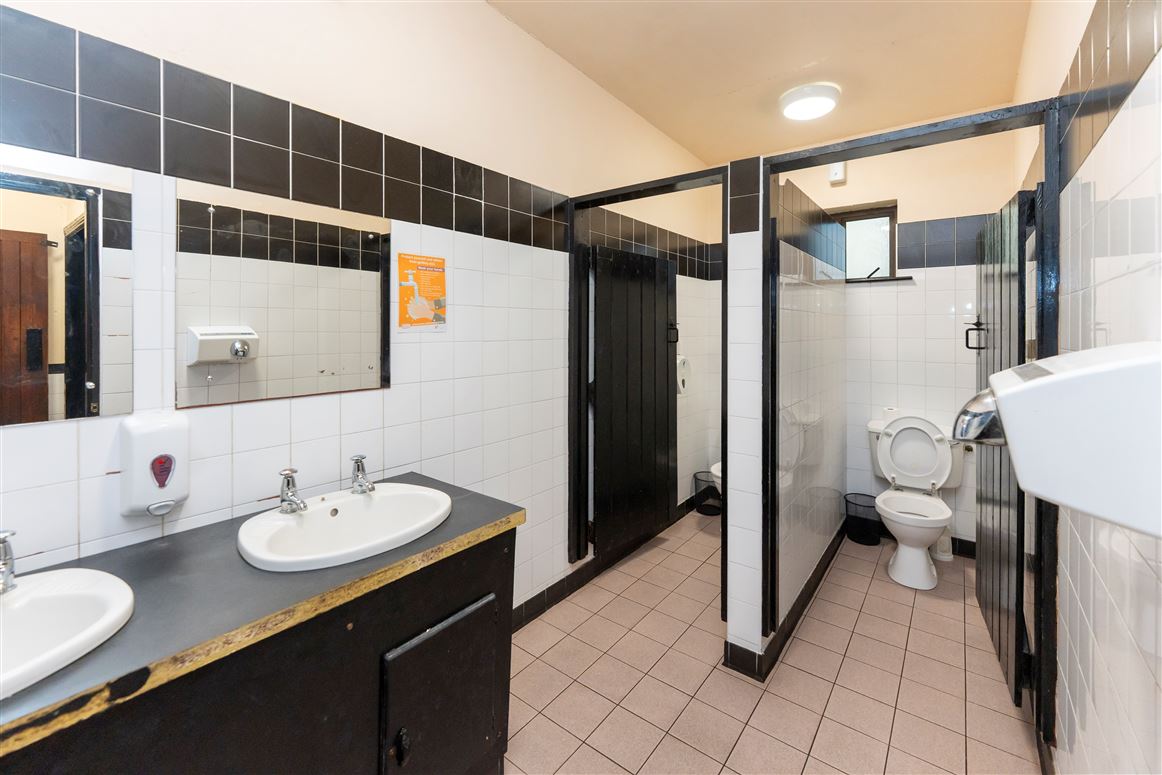 The Hunters Lodge , Newmarket on Fergus, Clare The Hunters Lodge , Newmarket on Fergus, Clare